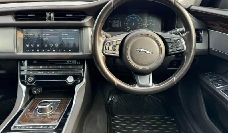 
								JAGUAR XF full									