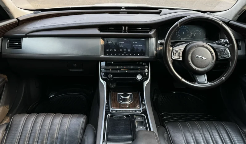 
								JAGUAR XF full									
