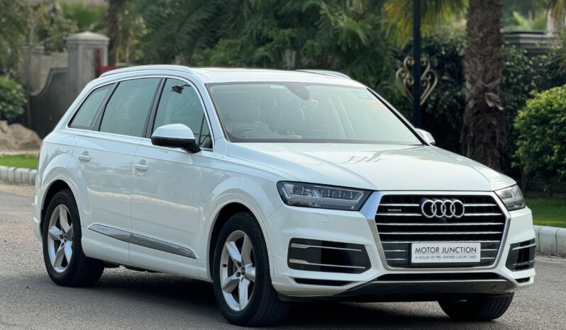 
								Audi Q7 full									
