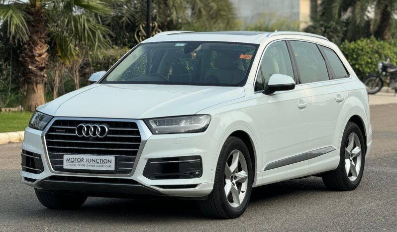 
								Audi Q7 full									