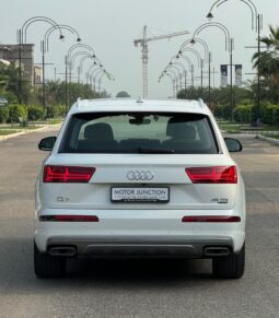 
										Audi Q7 full									