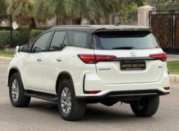 
										TOYOTA FORTUNER LEGENDER 4X4 full									
