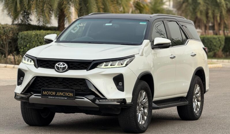
								TOYOTA FORTUNER LEGENDER 4X4 full									