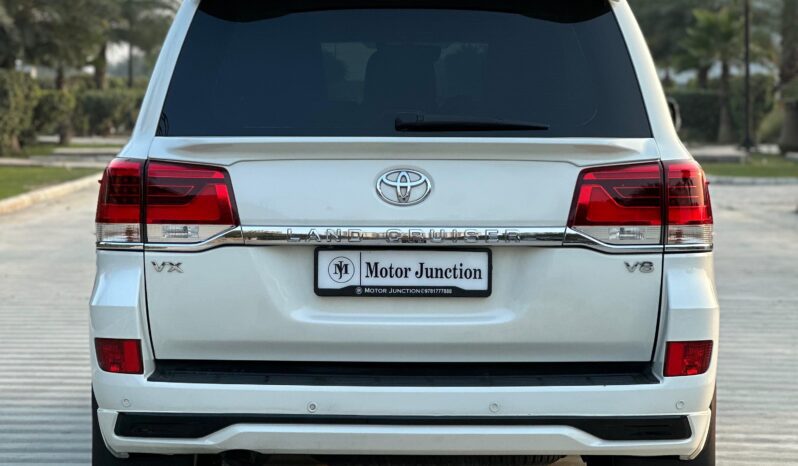 
								TOYOTA LAND CRUISER full									