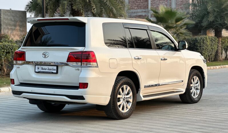 
								TOYOTA LAND CRUISER full									