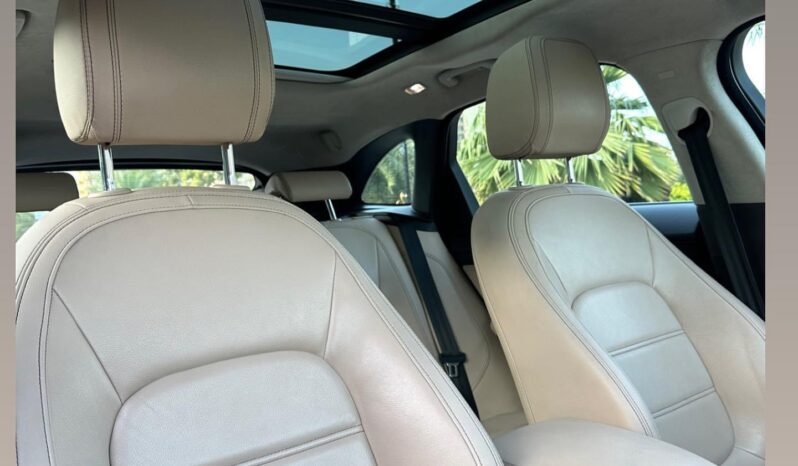 
								JAGUAR F-PACE full									