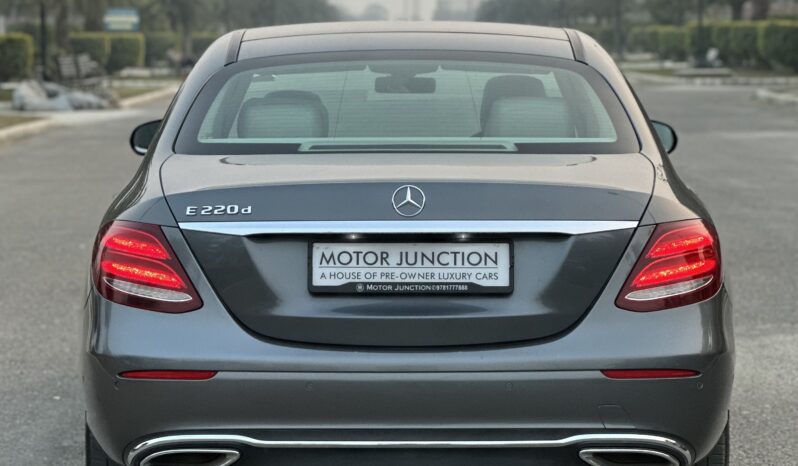 
								MERCEDES-BENZ E-CLASS full									