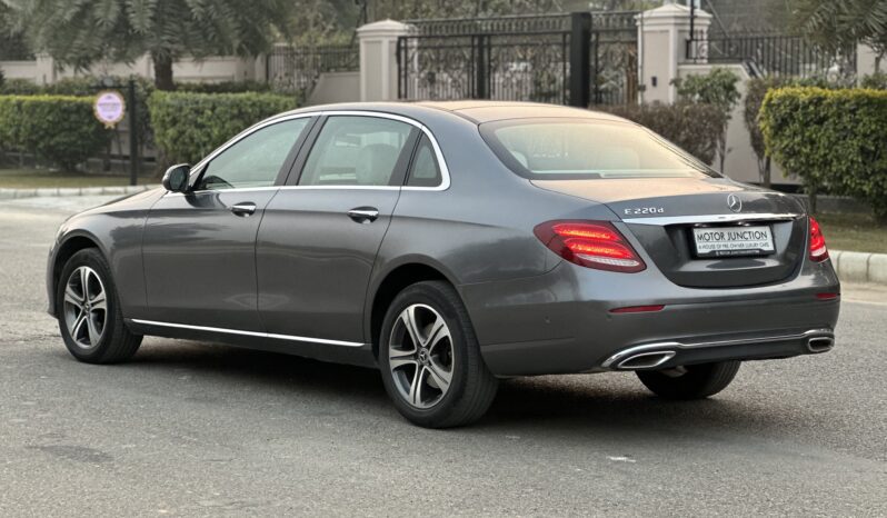 
								MERCEDES-BENZ E-CLASS full									