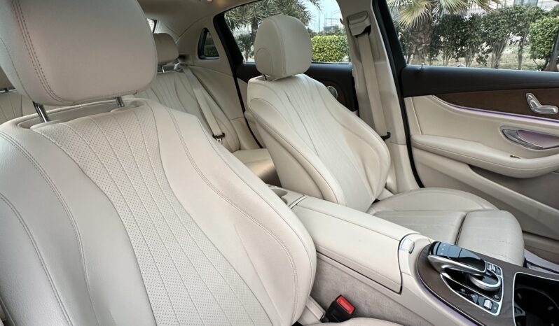 
								MERCEDES-BENZ E-CLASS full									