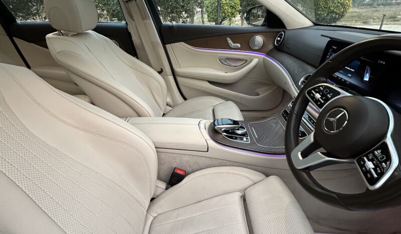 
								MERCEDES-BENZ E-CLASS full									