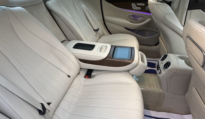 
								MERCEDES-BENZ E-CLASS full									