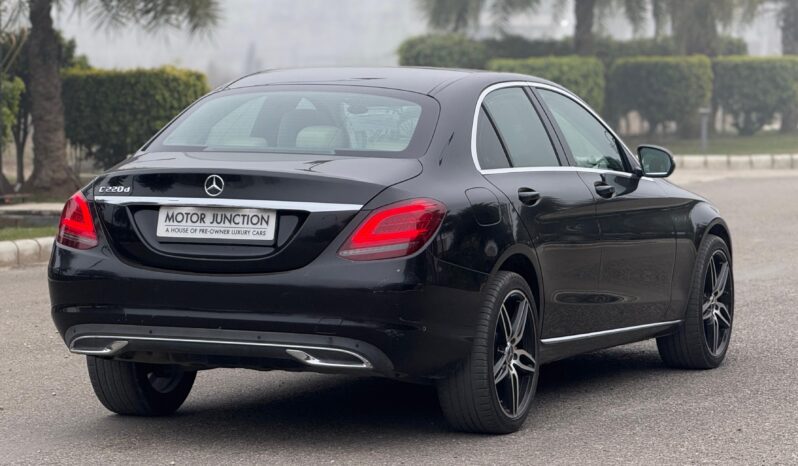 
								MERCEDES-BENZ C220d full									