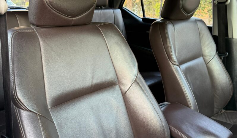 
								TOYOTA FORTUNER full									