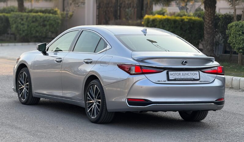
								LEXUS ES300H full									