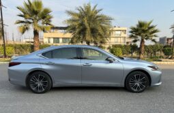
										LEXUS ES300H full									