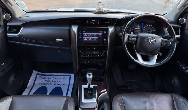 
								TOYOTA FORTUNER full									