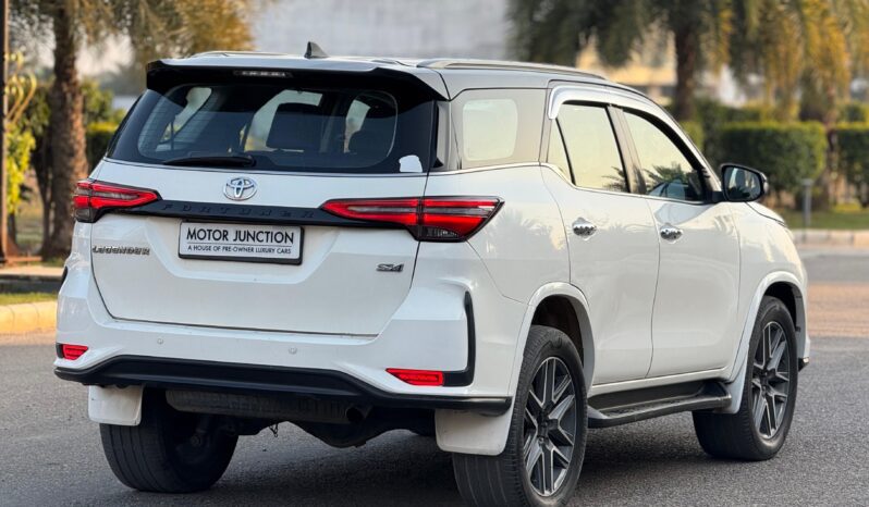 
								TOYOTA FORTUNER full									