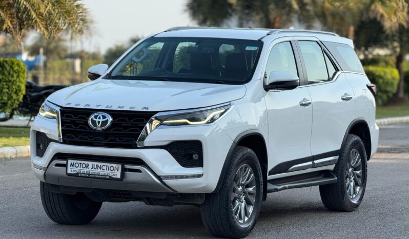 
								TOYOTA FORTUNER 4X4 full									