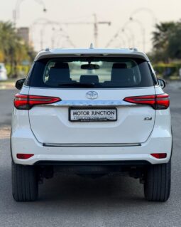 
										TOYOTA FORTUNER 4X4 full									