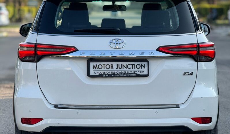 
								TOYOTA FORTUNER 4X4 full									
