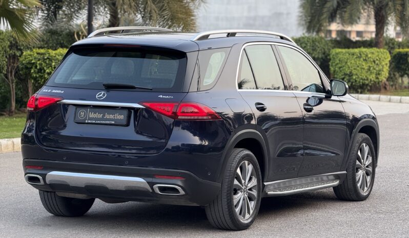 
								MERCEDES-BENZ GLE300d full									