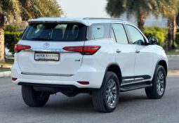 
										TOYOTA FORTUNER 4X4 full									
