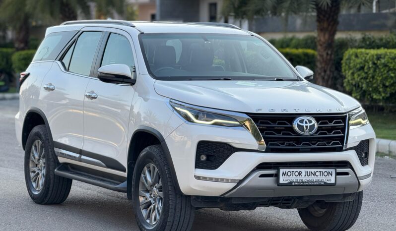 
								TOYOTA FORTUNER 4X4 full									