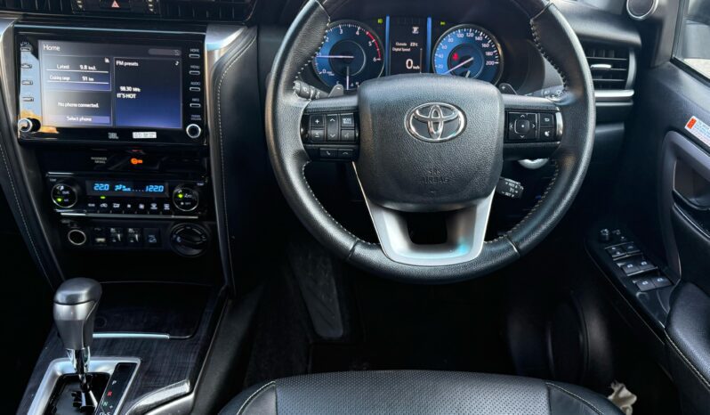 
								TOYOTA FORTUNER 4X4 full									