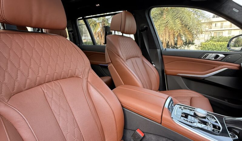 
								BMW X7 full									
