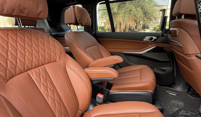 
								BMW X7 full									