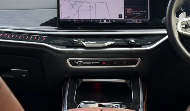 
								BMW X7 full									