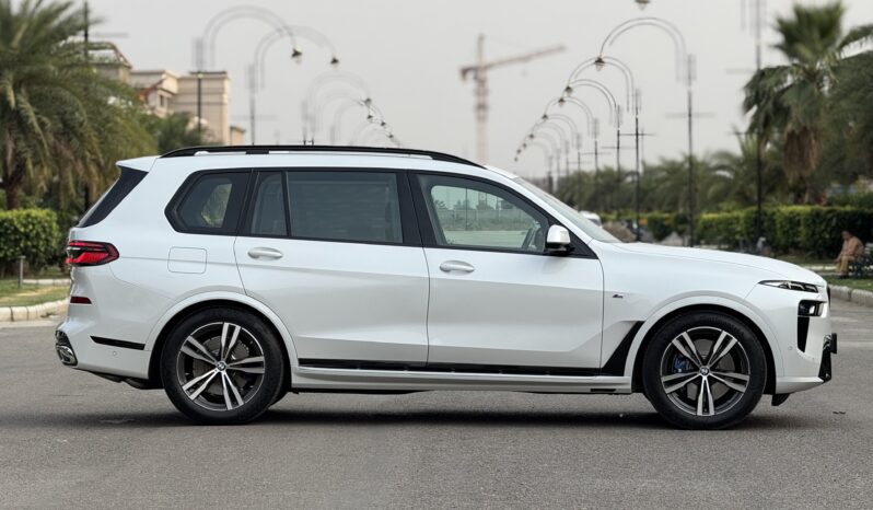 
								BMW X7 full									
