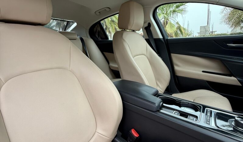 
								JAGUAR XE full									