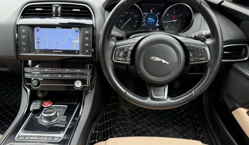
								JAGUAR XE full									
