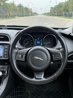 
										JAGUAR XE full									