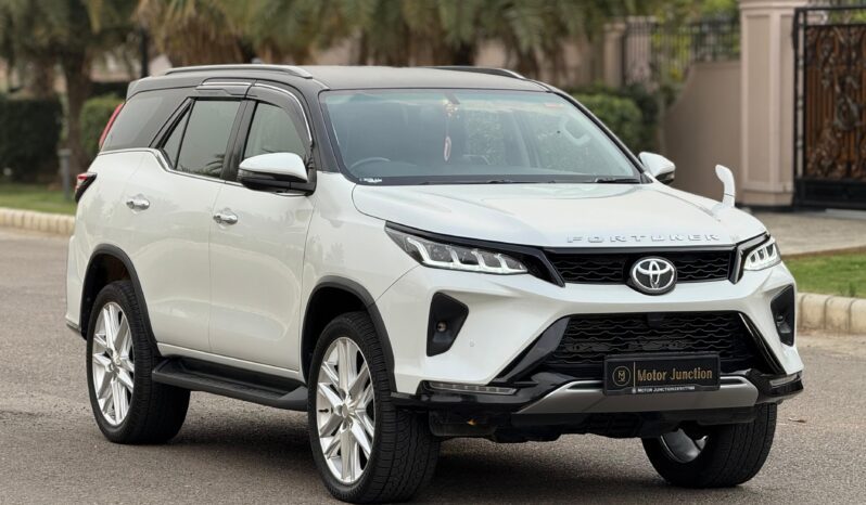 
								FORTUNER LEGENDER 4X4 full									