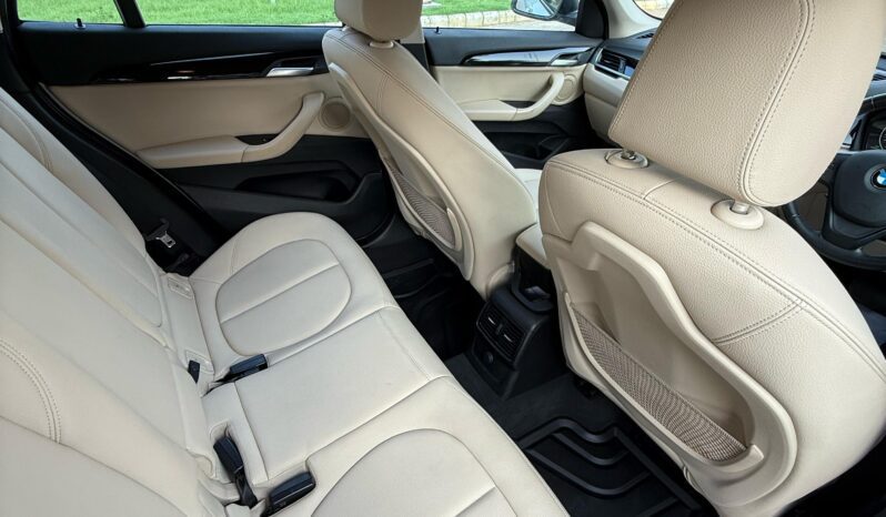 
								BMW X1 full									