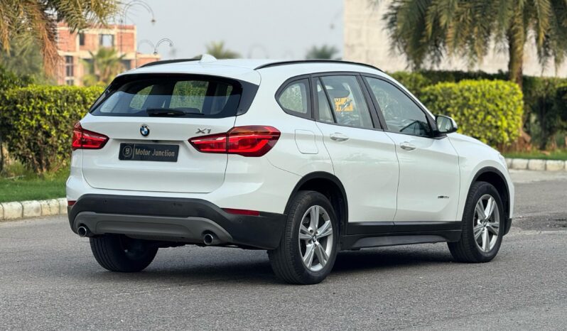 
								BMW X1 full									