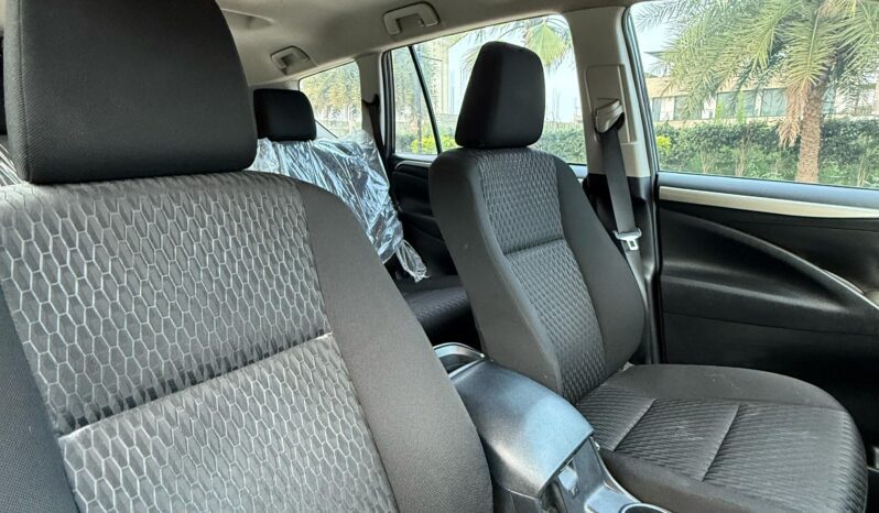 
								TOYOTA INNOVA CRYSTA G 2.8 full									