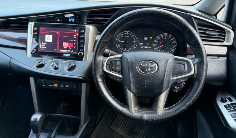 
								TOYOTA INNOVA CRYSTA G 2.8 full									