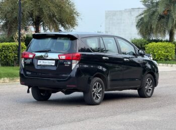 TOYOTA INNOVA CRYSTA G 2.8