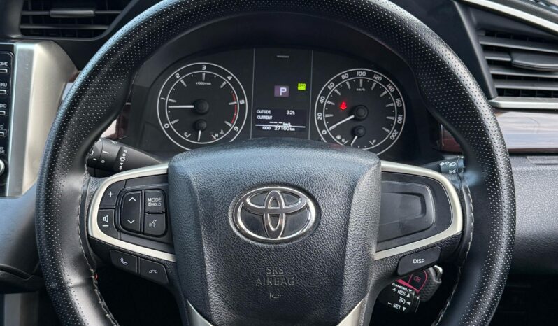 
								TOYOTA INNOVA CRYSTA G 2.8 full									