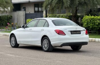 MERCEDES-BENZ C220d