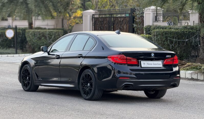 
								BMW 530d Msport full									