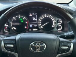 
										TOYOTA LAND CRUISER V8 full									