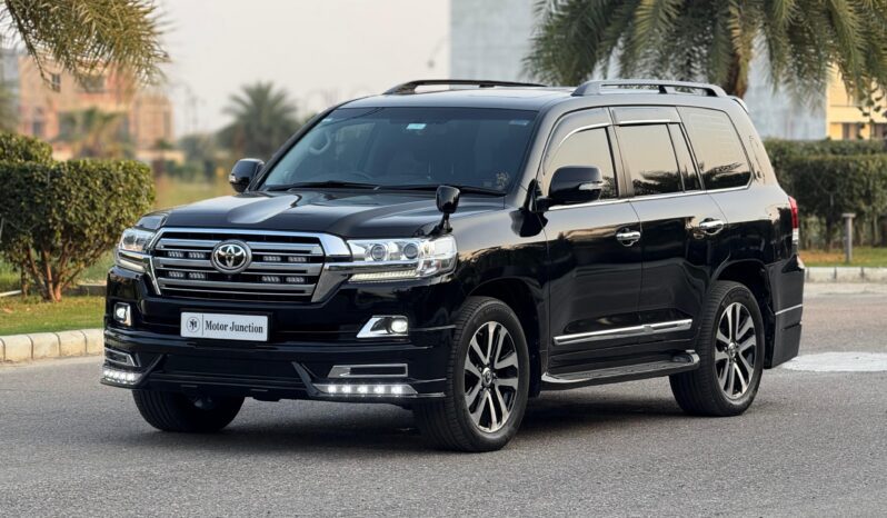 
								TOYOTA LAND CRUISER V8 full									