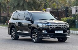 
										TOYOTA LAND CRUISER V8 full									