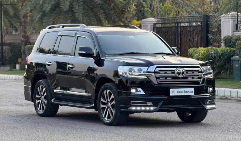 
								TOYOTA LAND CRUISER V8 full									