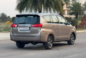 TOYOTA INNOVA CRYSTA Z MT 2.8