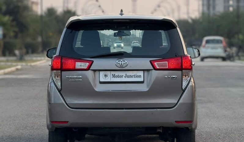 
								TOYOTA INNOVA CRYSTA Z MT 2.8 full									